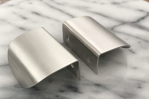 INGA - Stainless Steel Lip Pull