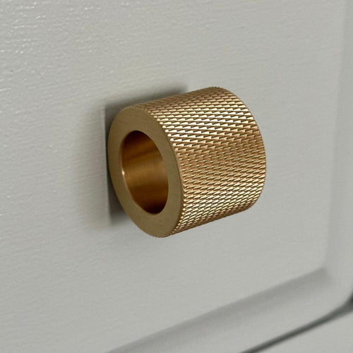SVING knurled drawer handle