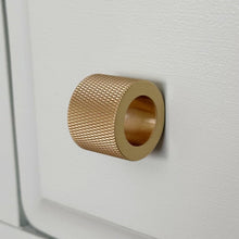SVING knurled drawer pull