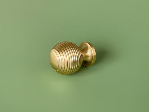 SVÁRM - Beehive Cabinet Pull