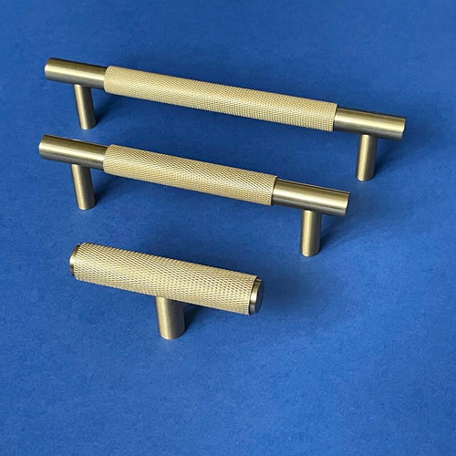 BJØRG - Knurled Brass Cabinet Handle