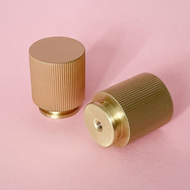 TUNG - Grooved Solid Brass Knob