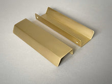 RETT - Brass Lip Pull Handle