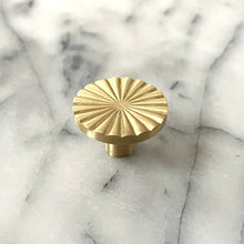 GRÓP - Grooved Solid Brass Pull