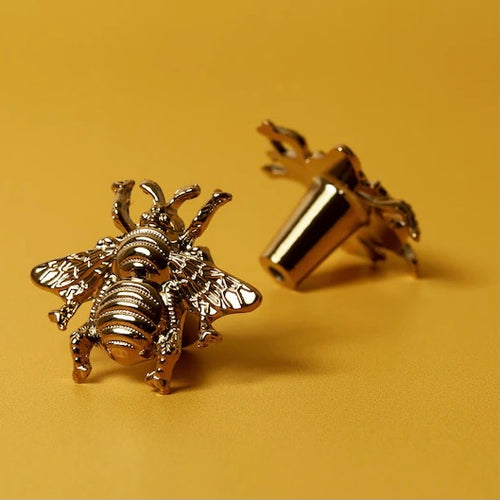 BÍ - Solid Brass Bumble Bee Pull