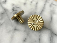 GRÓP - Grooved Solid Brass Pull