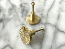 GRÓP - Grooved Solid Brass Pull